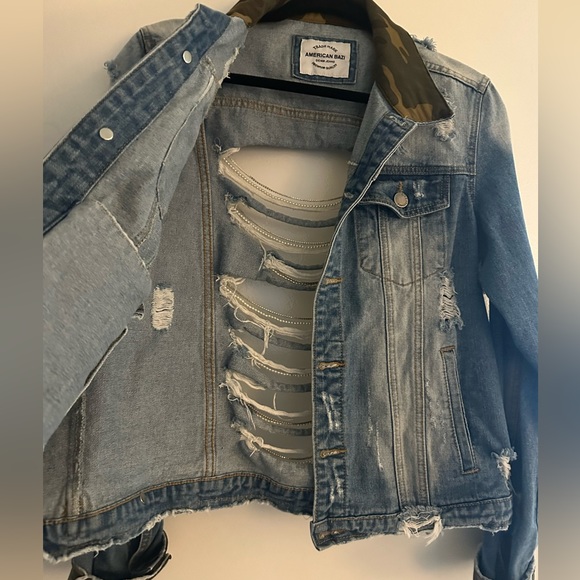 ✨Super cute and trendy jacket embellished with pearls and rhinestones💎 - Picture 4 of 4